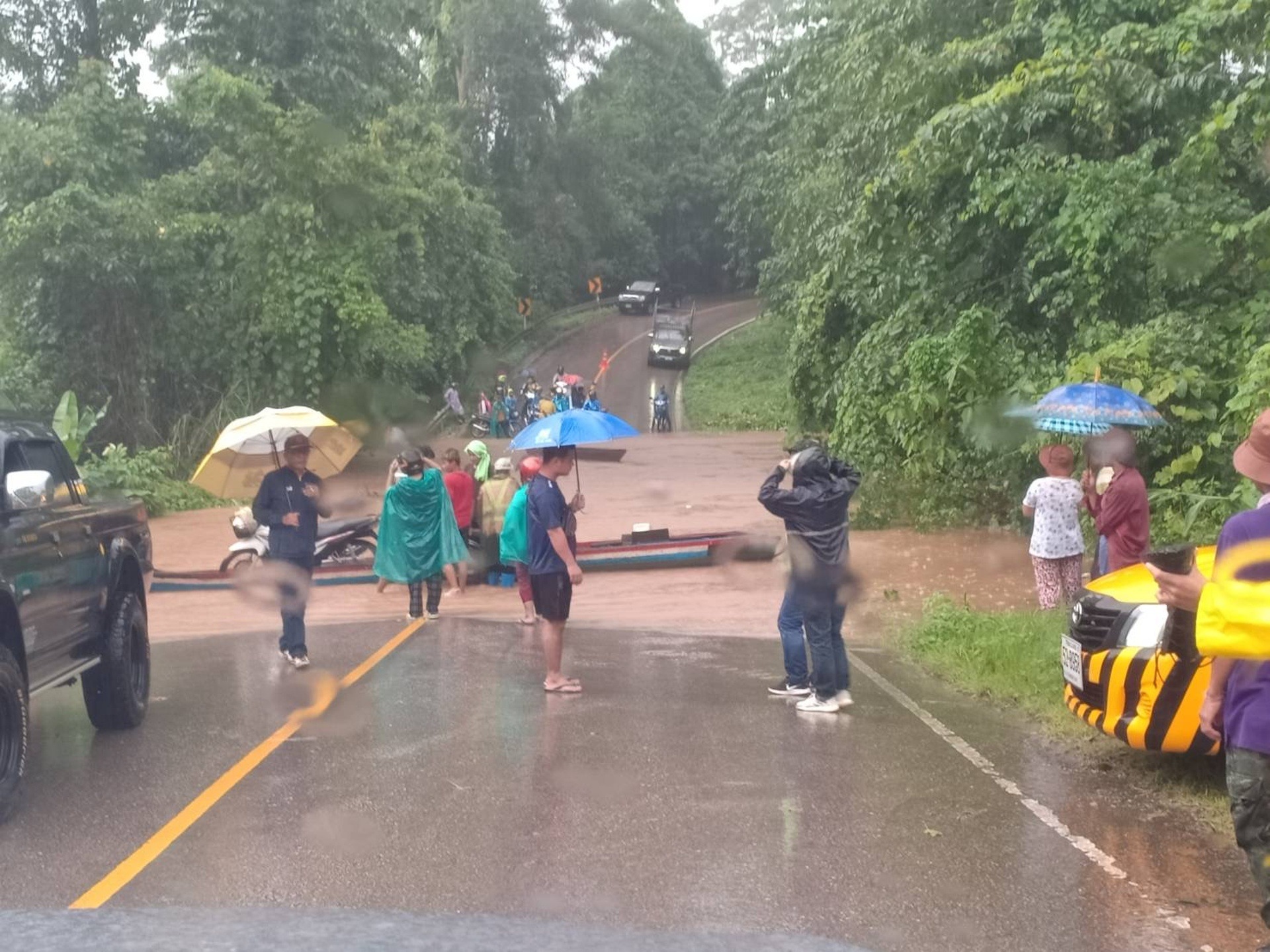 กรมทางหลวงรายงานสถานการณ์น้ำท่วม / ดินสไลด์บนทางหลวง