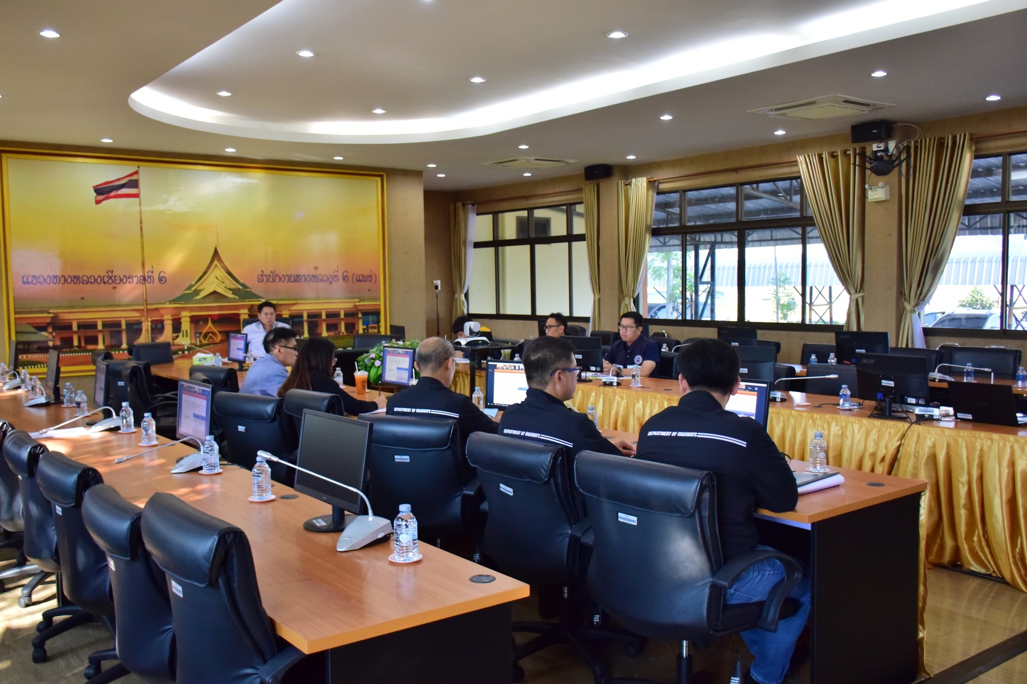 ประชุมหารือรายละเอียดเกี่ยวกับโครงการก่อสร้างสะพานข้ามทางรถไฟและสะพานข้ามทางรถไฟยกระดับ
